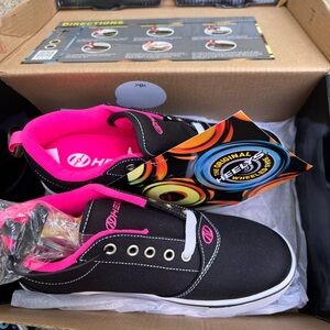 BRAND NEW Heelys - Size 5